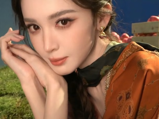 #民族美学 #娜扎 这套服装好好看，好喜欢#穿搭 #气质女明星 #明星不止AB面