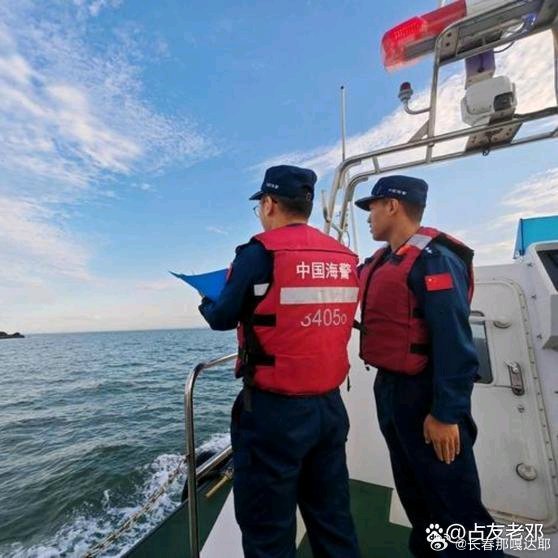 《最后通牒以下？双部门同一天强硬发声，要求菲拖走仁爱礁破船》同一天，外交部、国防部双双对菲律宾强硬发声！国防部直接点名，要求菲律宾尽快拖走仁爱礁非法坐滩的57号舰；外交部再度严厉定性菲律宾防长，重申制裁禁令。 ​