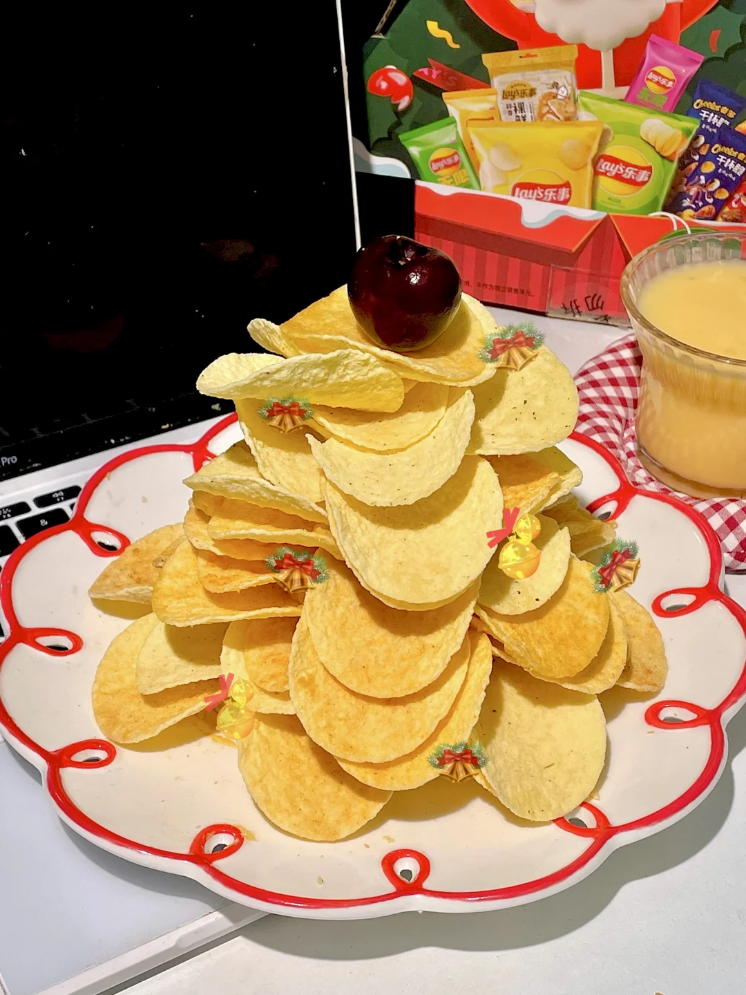 不是。。。真的会有人不喜欢这颗圣诞树吗？！！