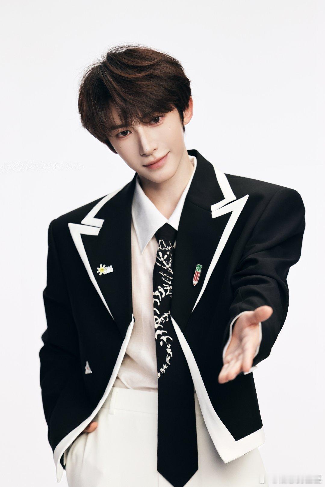 #刘宇[超话]# 是小宇学长啊 ​