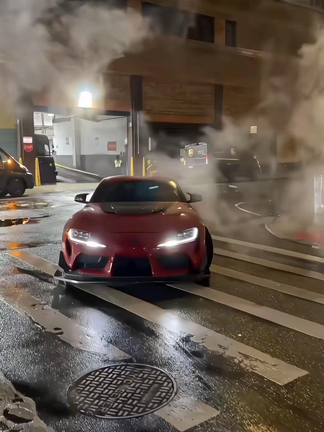 “眼睛像一把锋利的剑”supra