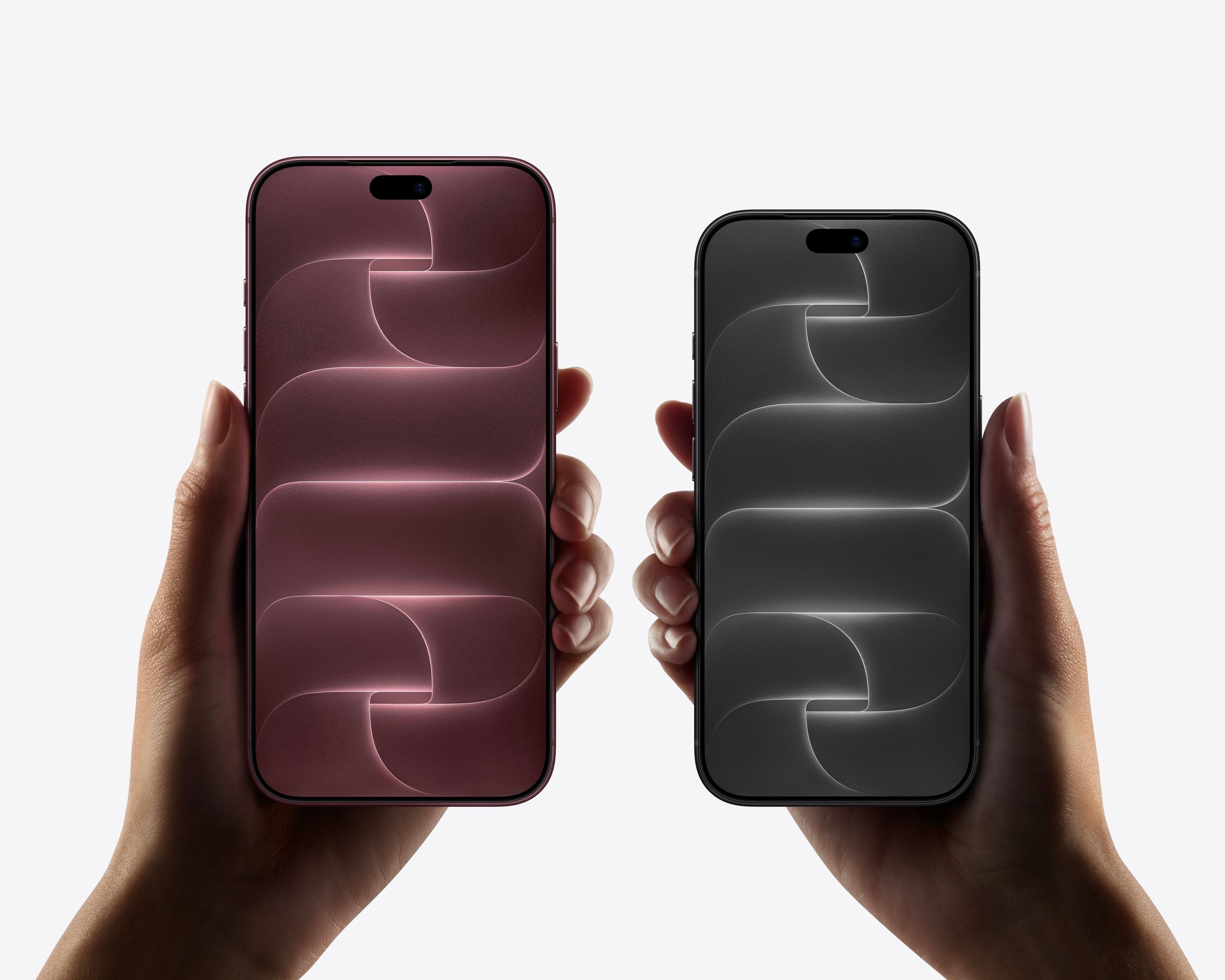 看完各家媒体对iPhone18 Pro系列的评测，总结整体表现很不错：性能更强、续航提升，散热控制也更好。

不过目前发现两处小问题：一是屏下Face ID的泛光感应器位置，在屏幕左上角小块圆形区域可能会出现色差；二是主摄新增的可变光圈，会产生更明显的镜头炫光。还是等自己拿到真机，再亲自实测体验一下 ​