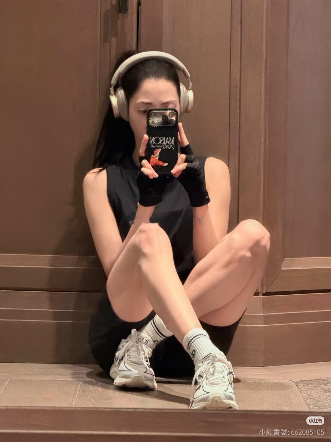 #娜然[超话]# 喜欢一些健身照～ ​