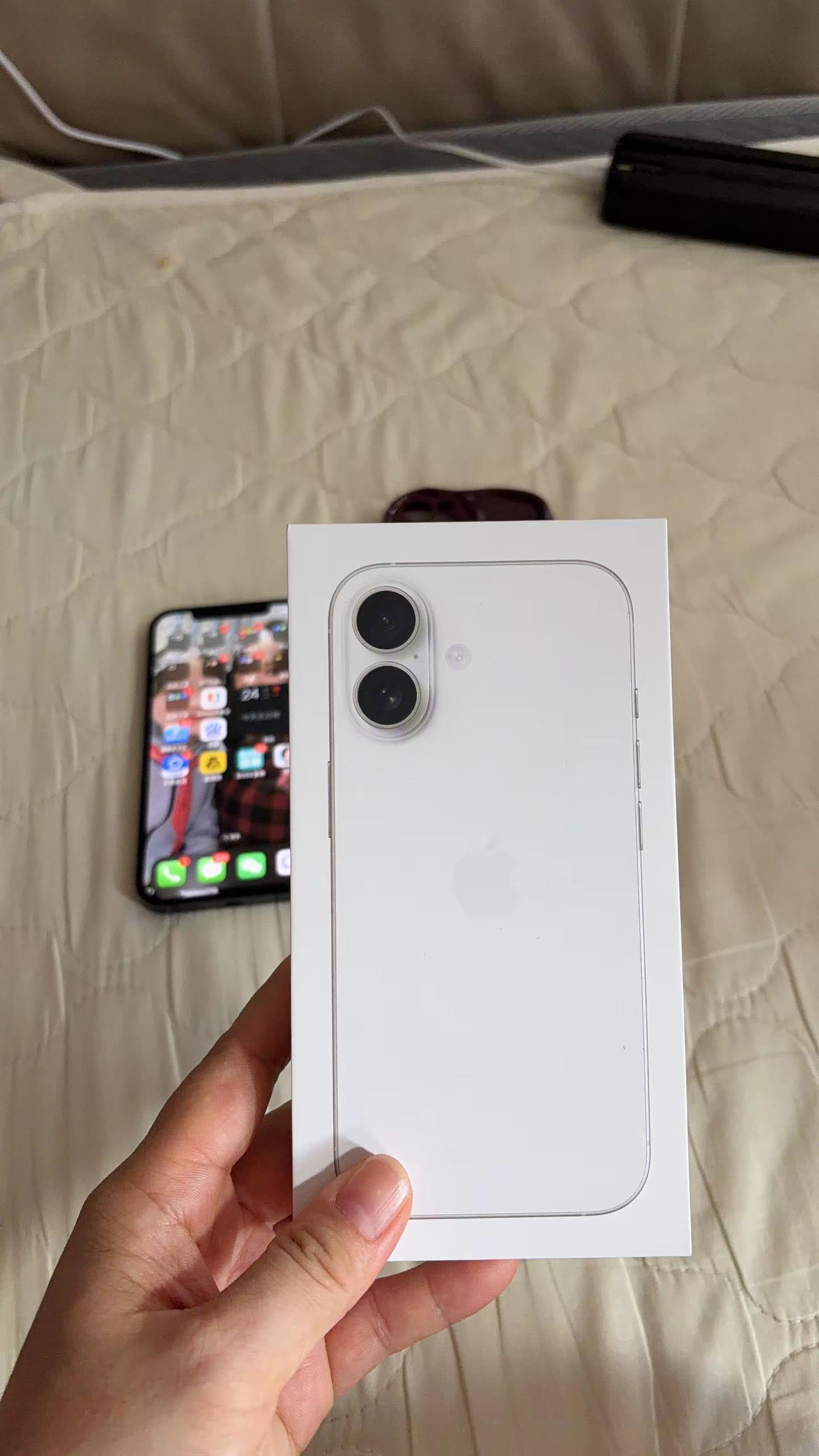 平平无奇的一个下午，收获来自大哥的礼物✨喜提iPhone17喜提新机