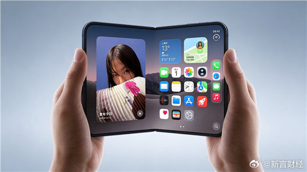 【#iPhoneDuo首发不卖现货#！#苹果要求员工劝退无预约顾客#】10月19日消息，据MacRumors报道，部分Apple Store零售员工被告知，在10月23日发售日当天很可能没有可供线下直接购买的iPhone Duo现货，要求员工劝阻未预购、专程到店想买直接购买的顾客。

iPhone Duo供应紧张并非临时现象，早在产品发布前 ​