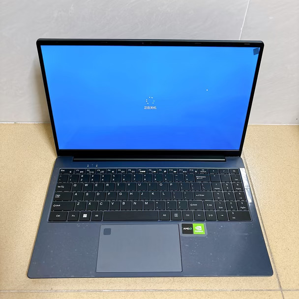 HUAWEI MateBook 15.5寸笔记本电脑，配置如下：
- 处理器：AMD A4-7210 APU 四核
- 内存：16GB（8GB DDR3+8GB DDR3L）
- 显卡：NVIDIA MX30 2G独显
- 硬盘：512GB固态
- 屏幕：15.5英寸京东方
- 系统：Windows 10专业版64位
- 电池：健康度92.7%
- 网卡：Realtek 8821CE Wireless LAN
- 声卡：瑞昱ALC269
	
机器成色还可以，有正常使用痕迹，无拆无修，功能正常，性能稳定，办公、学习、上网、看视频、LOL、CF、PS、PR都能用，开机即用。#开学季笔记本电脑怎么选 #二手笔记本电脑 #轻薄本 #笔记本电脑