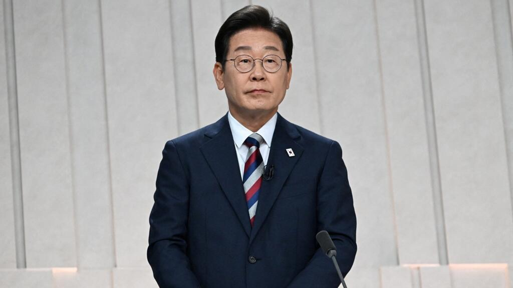 韩国这回把事情做得挺尴尬。光州双年展临近开幕，涉台展位名称问题再次引发争议。中方已经提前交涉，韩方却没有把问题处理干净，反而拿“民间文化活动自主决定”来解释，意思是政府不管，大家别把事情闹大。可这种说法听着就有点站不住脚。
说到底，涉台问题不是普通的文化标签，更不是想怎么写就怎么写。韩国一边说重视中