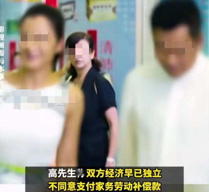 上海，女子和丈夫大吵一架后，丈夫摔门而去，随后两人分居。  谁也没想到...