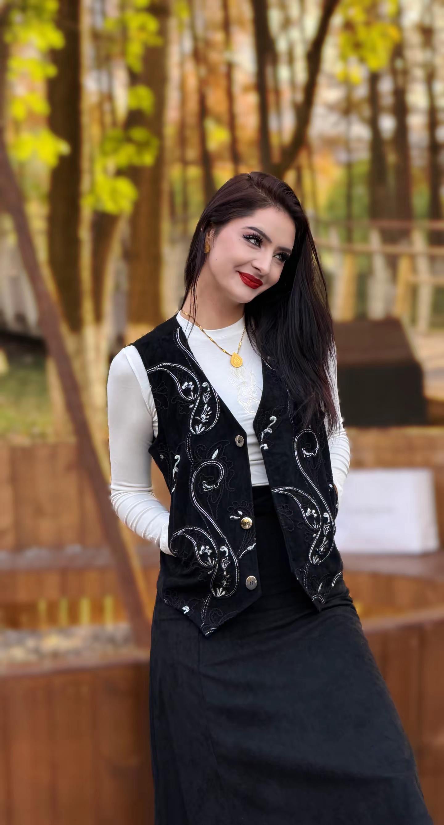 <p>高级感穿搭 时尚气质穿搭 中式风穿搭 女装时尚穿搭 街拍小姐姐穿...