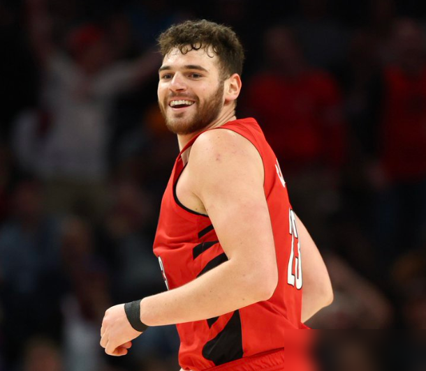 克林根，17个篮板，6分，5次失误。 这就是开拓者输给独行侠的缩影。...