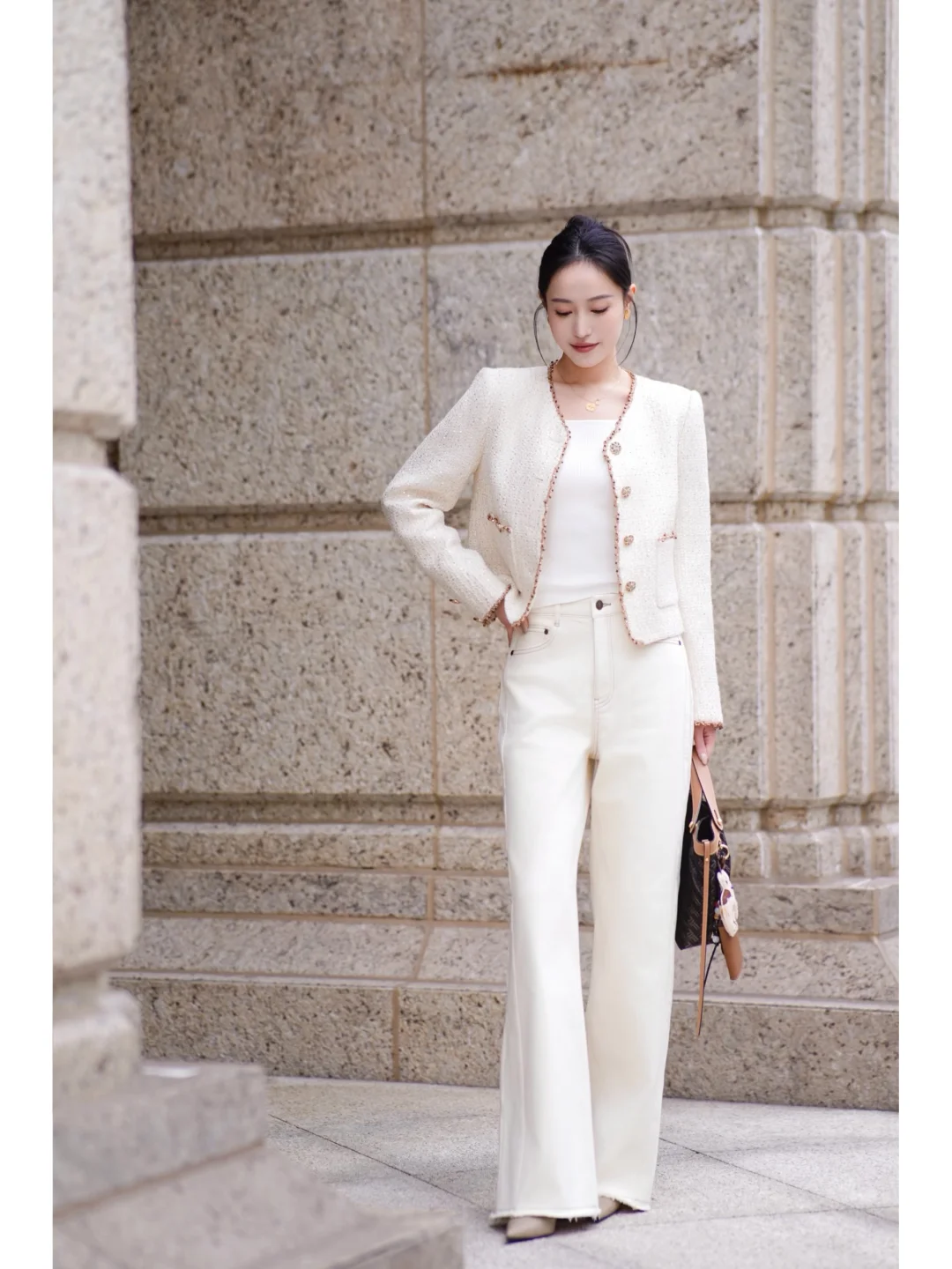 高智感all white🦢小香风这样穿静奢又气质！