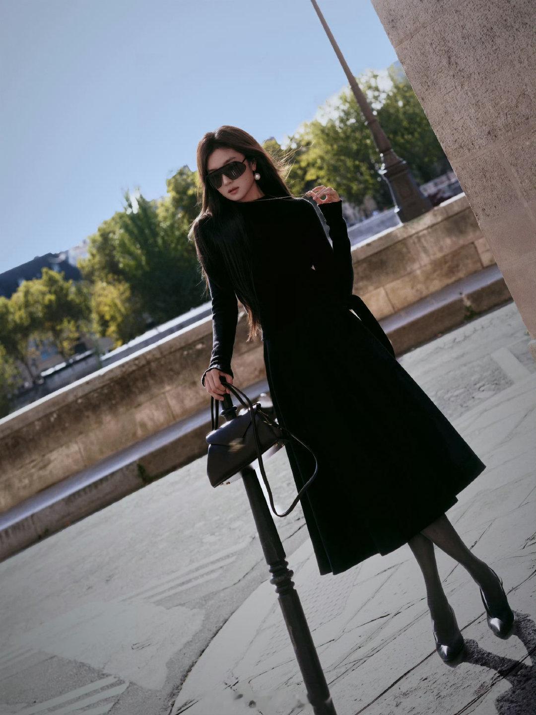 刘诗诗 / 梁家辉 / 孙千 / 王安宇在CELINE 2027夏季大秀，来看看他们各自的造型~

#Celine大秀#
#大秀直击#
#巴黎时装周# ​