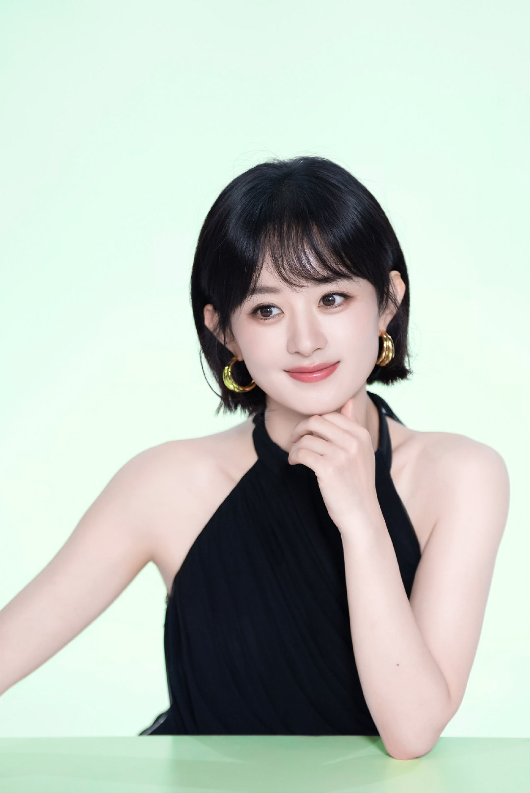 -
🦋本就向阳而生｜赵丽颖

-
#赵丽颖瘦到不到一百斤# ​