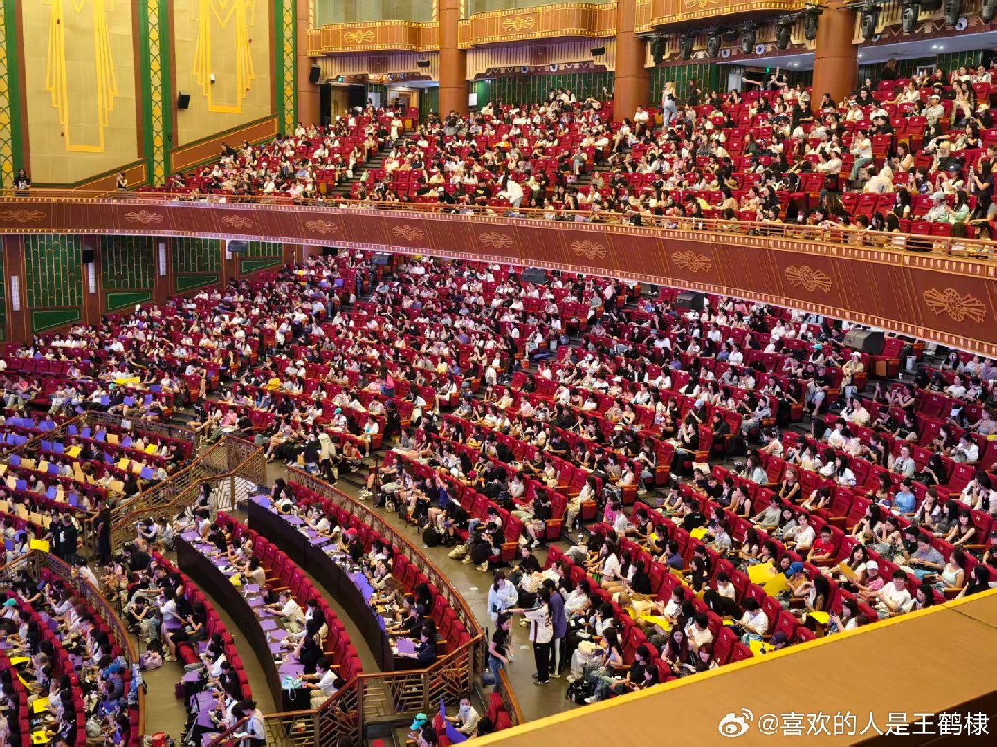 #王鹤棣[超话]#  0️⃣人走出来 什么时候还会见面 ​