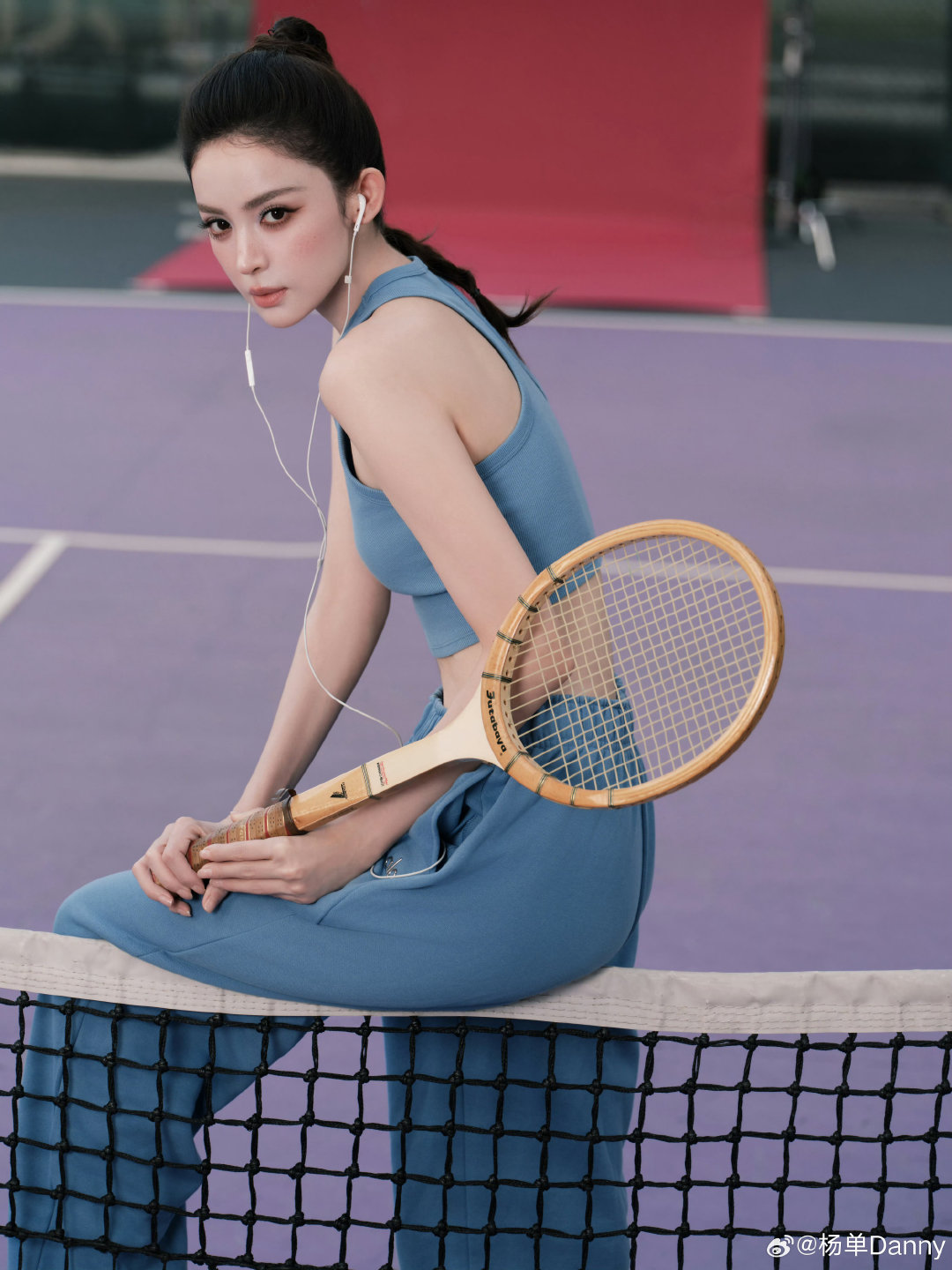 今天是多巴胺网球少女🎾#娜扎##娜扎多巴胺妆##夏一秒上妆# 
💄#杨单# ​