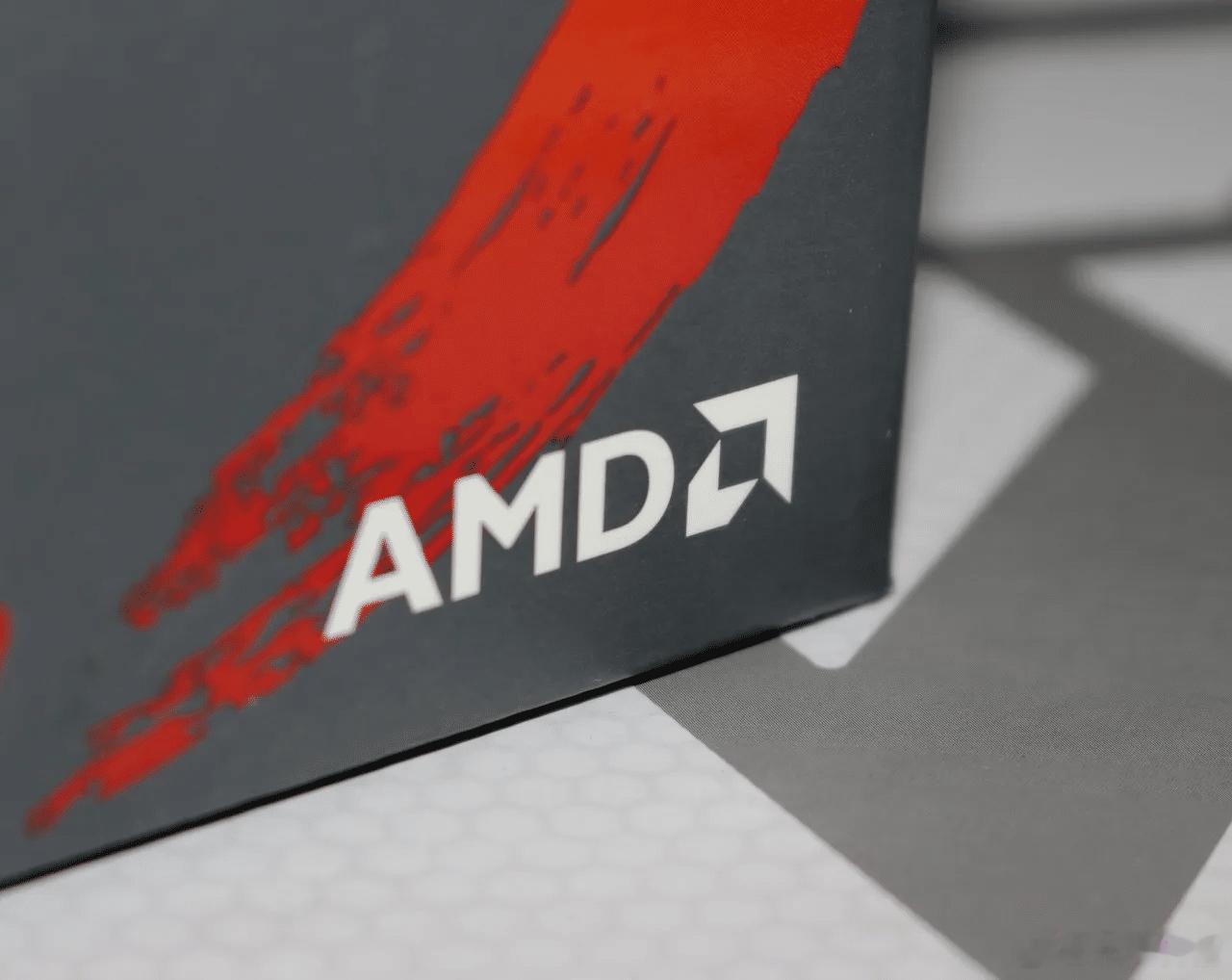 AMD披露新一代霄龙跑分、拆解显示美版iPhone18、懂淘赞助TGS2026借东京电玩展拓展全球市场
AMD 披露新一代
霄龙跑分
256 核 EPYC "Venice" 旗舰亮相，数据中心 CPU 性能大幅跃升

256核

EPYC 9996

2.37×

对比至强 6980P

+78%

较上代提升

近日，AMD 对外发布 EPYC "Venice" 系列服务器处理器技术 ​