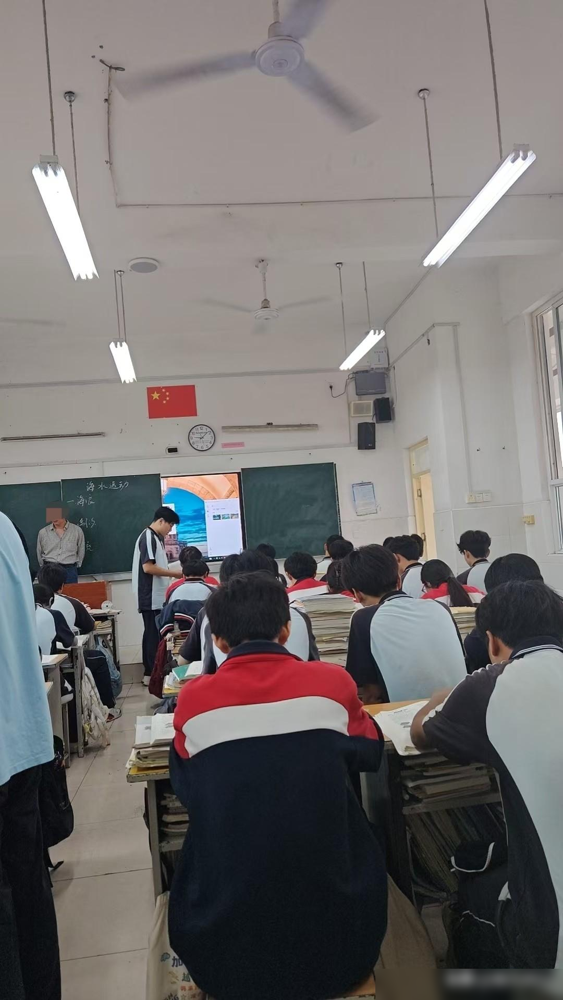 中考这样的分数到高中以后。

1、及格：730分×60%=438分

2、中等水平：730分×80%=584分

3、中上等水平：730分×85=620分

4、优秀档次：730分×90%=657分

5、学霸门槛：730分×94%=686分

到了高中后，中考刚达及格线的孩子，高考成绩大多在本科线