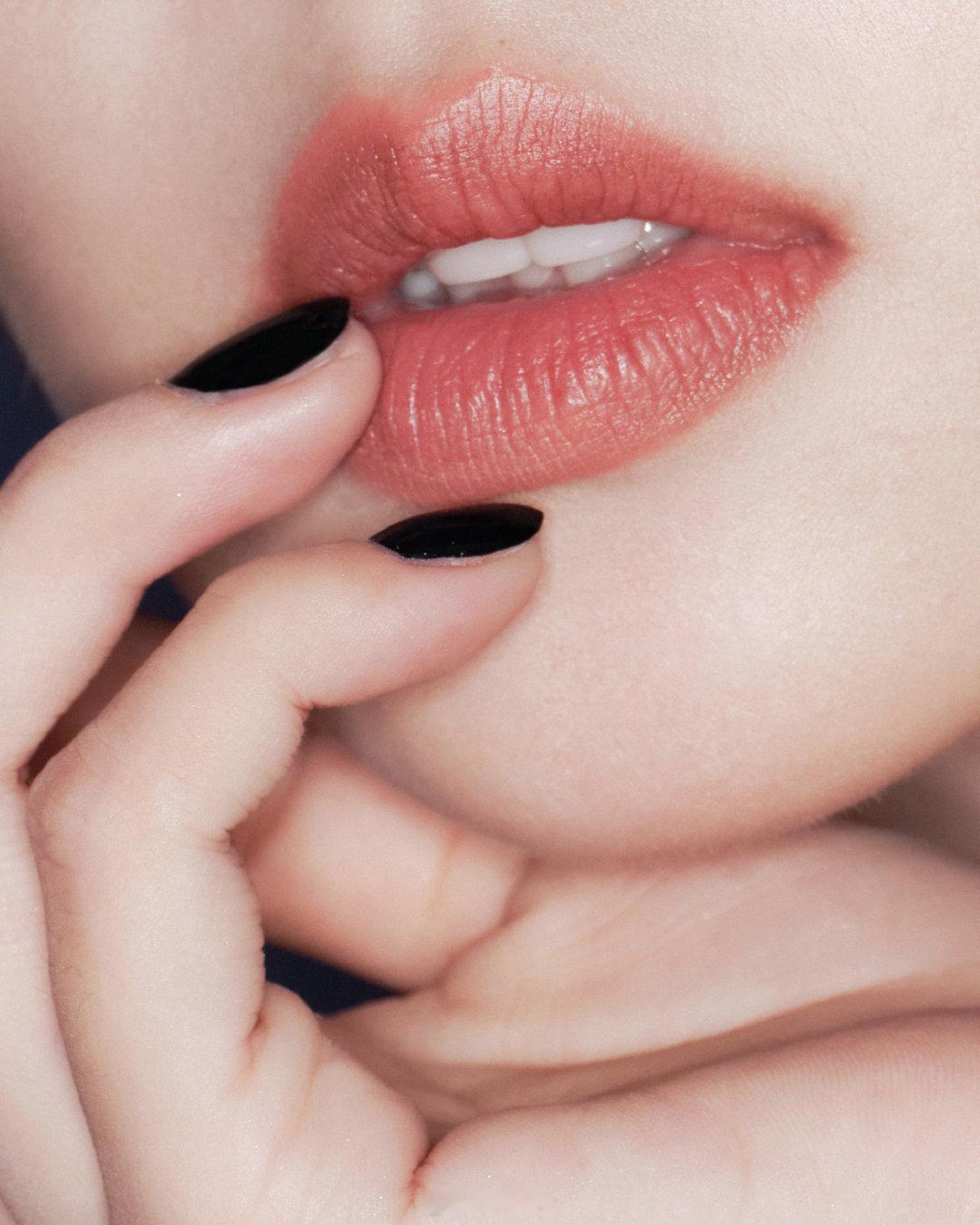 So quiet, so myself.💄 ​