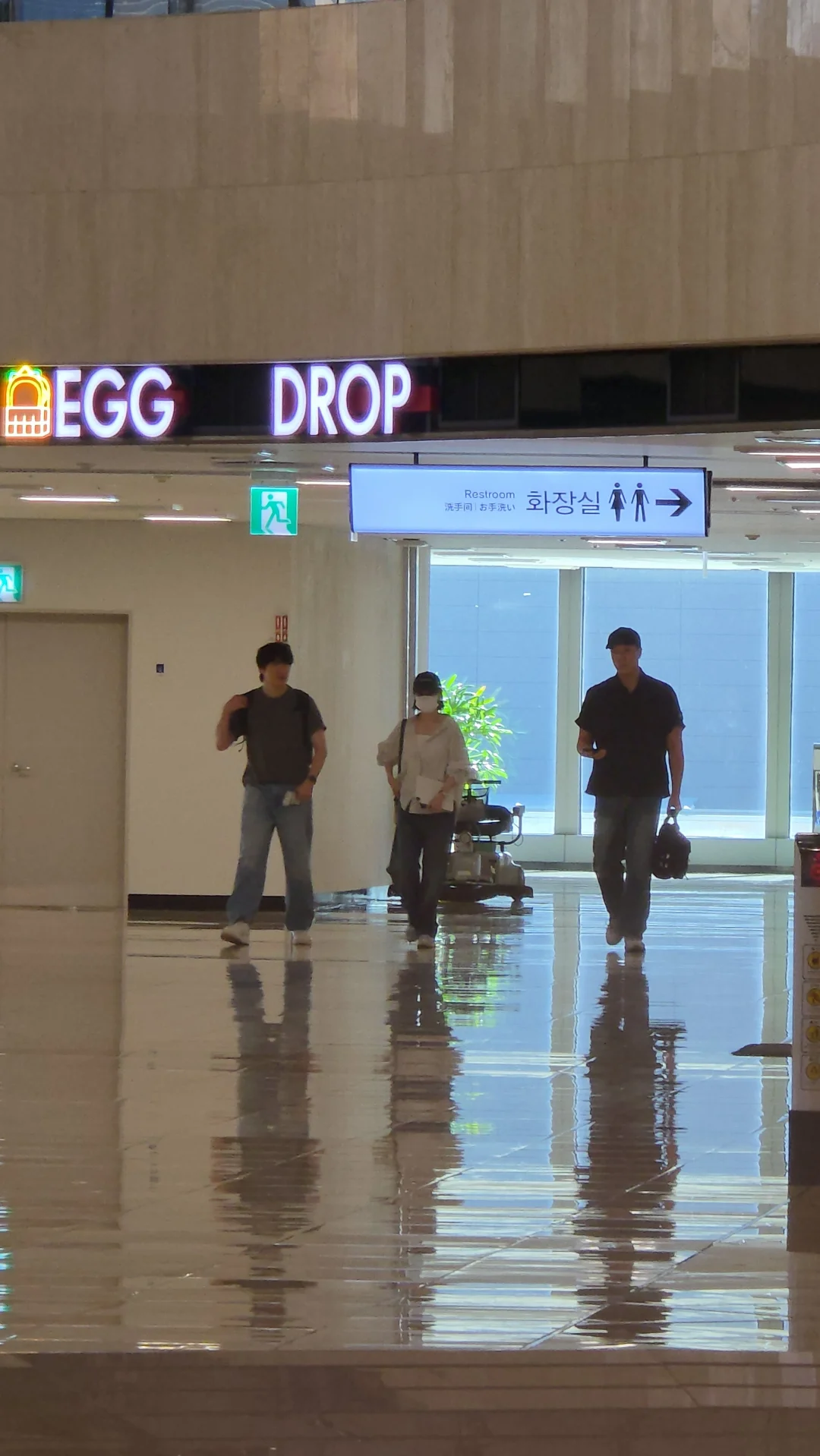 IU金浦机场出发✈️短发来上海了啊啊啊啊啊