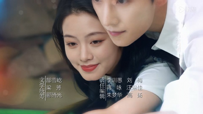 《一笑倾城》重新上线引发热议，这次版本里女主采用王朱悦换脸，不少网友开始讨论她和杨洋的搭档氛围感，好奇二人有没有CP感😯
 
原版大家印象很深，如今换脸之后观感大变。杨洋搭档王朱悦的组合，很多网友看完片段看法不一。
 
有人觉得画面搭配还不错，也有观众表