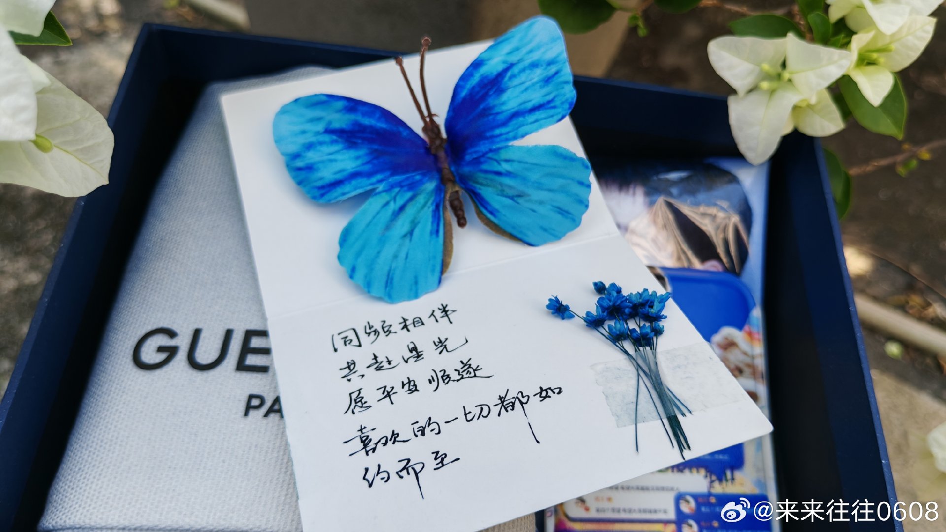 #杨洋[超话]##杨洋0909生日快乐# yy#杨洋# 服务员小帅哥以为我们有人生日，给我们送了一碗长寿面，可惜我们的寿星吃不到[偷笑]​
