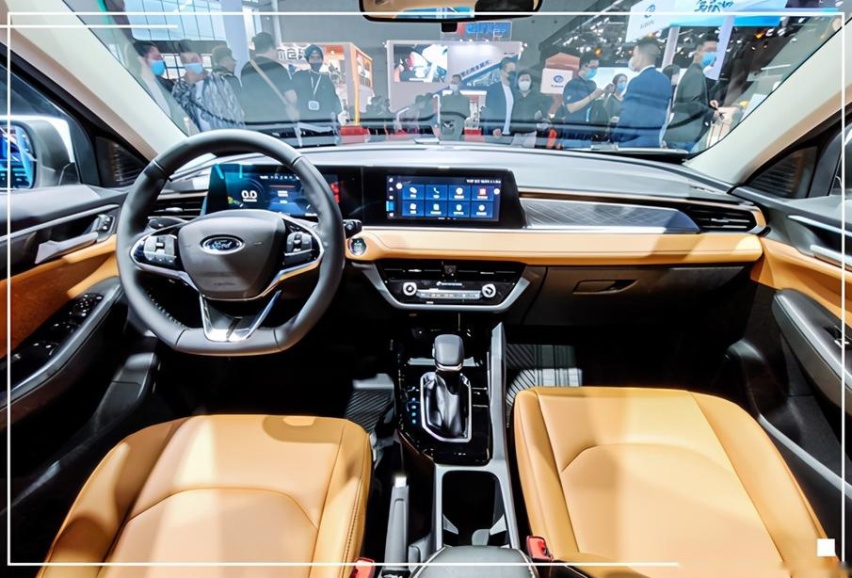 2021上海車展直擊: 新款福特福睿斯上海車展正式亮相-圖4