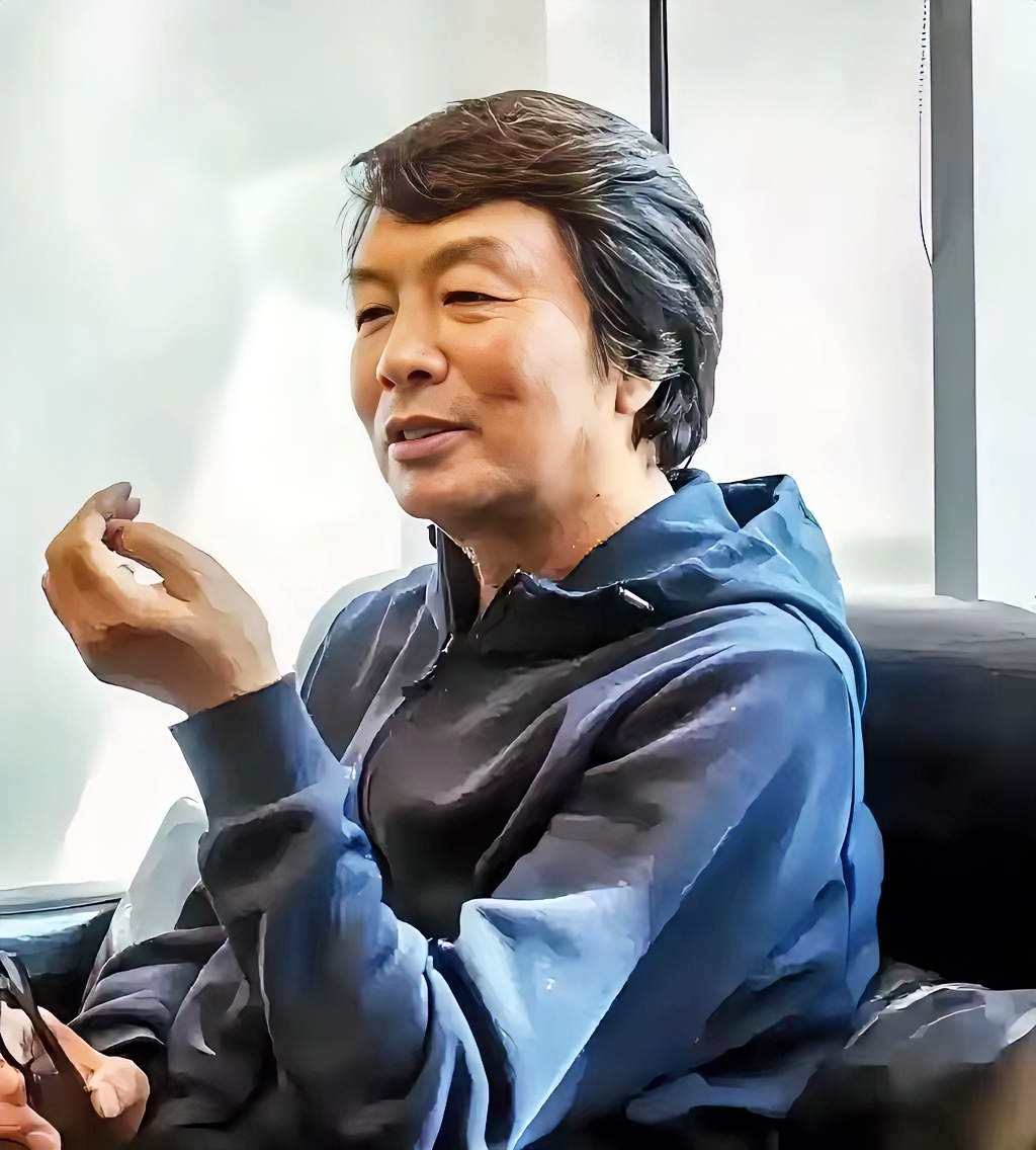 刘震云说：“人这一辈子，只做三件大事就行了。第一件事是研究挣钱，钱能解...