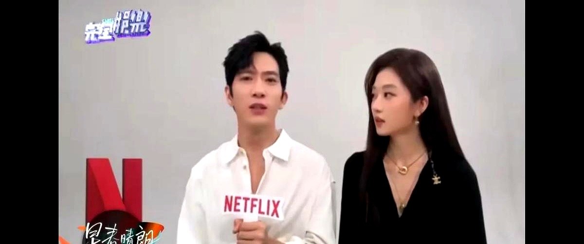 孙千替女主喊冤，井柏然一句话就把底牌掀了。

“他不是高高在上，他是失控了。”

满嘴狠话，毒舌霸道，这不过是一层纸糊的铠甲。镜头前，这男人脊背挺得笔直，眼神里却全是怕被看穿的慌张。越怕丢掉主动权，越要装出主宰一切的死样子。现在他在学怎么平视别人，哪怕腿还在打哆嗦。

看透了这层纸，演员才算把角色的