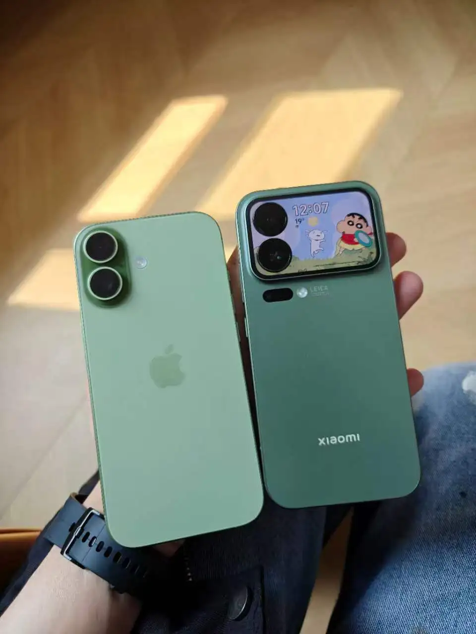 价格都是5千左右，买小米不如苹果17？