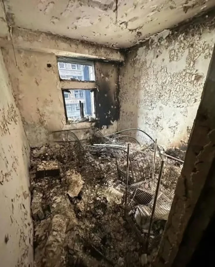 香港商报发布一组宏福苑火灾单位内部的情况