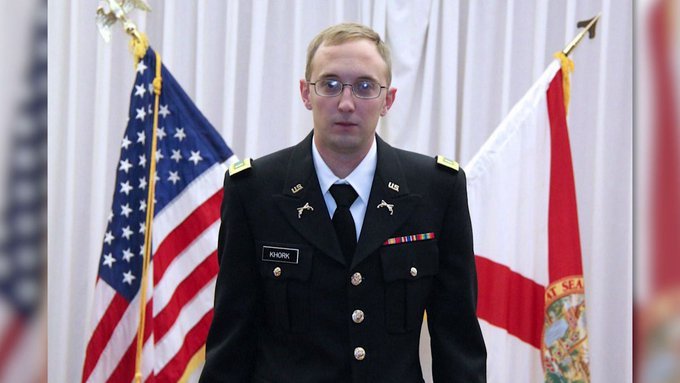 美国陆军预备役上尉科迪·科尔克（Cody Khork）的家属要求陆军公开有关3月1日伊朗无人机袭击科威特事件的调查结果。此次袭击造成科尔克及另外5名美军士兵死亡。

“我的儿子本不应该这样死去。”科尔克的母亲斯泰西·科尔克（Stacey Khork）在接受CBS News采访时表示。

据科尔克家属称，科尔克当时担任 ​