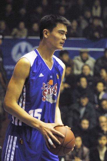 CBA赛场上的MVP时刻 ✨  那些载入史册、决定胜负、燃爆全场的巅峰...