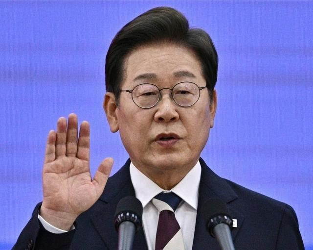 韩国一名军事专家又一次语出惊人！他曾声称：“如果美国把全部军事力量集中起来进攻中国，即使11艘航母悉数出动，再加上全部先进装备，结局也只有一个，那就是中国取胜！”真正值得追问的是：美国为何越来越难把战争推进中国近海？

先看一个硬邦邦的事实。2026年8月下旬，美军“华盛顿”号航母抵达中东，接替超期