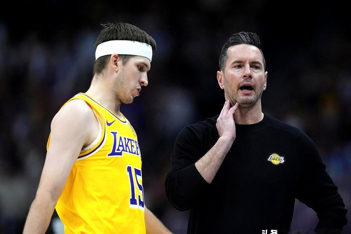 里夫斯要回来了？湖人球迷的心情估计挺复杂。  一个常规赛场均23分的猛...