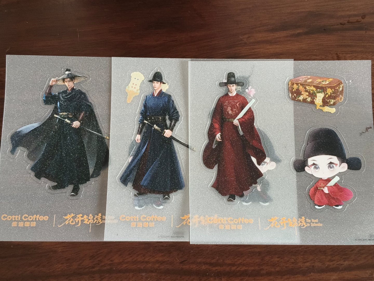 #丁禹兮[超话]#附近门店只有这个了[捂嘴哭]想要真人纸袋 ​