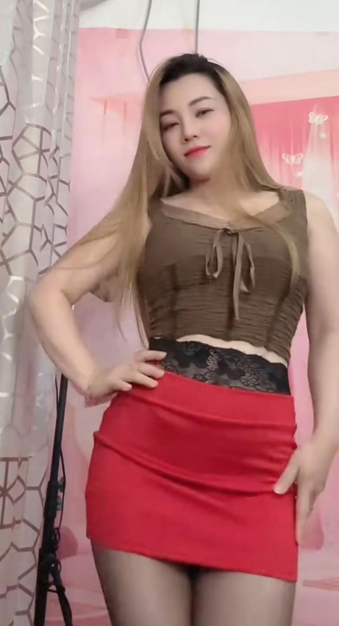 <p>辣妹穿搭大赏 <!--{img:0}--></p><img sr...