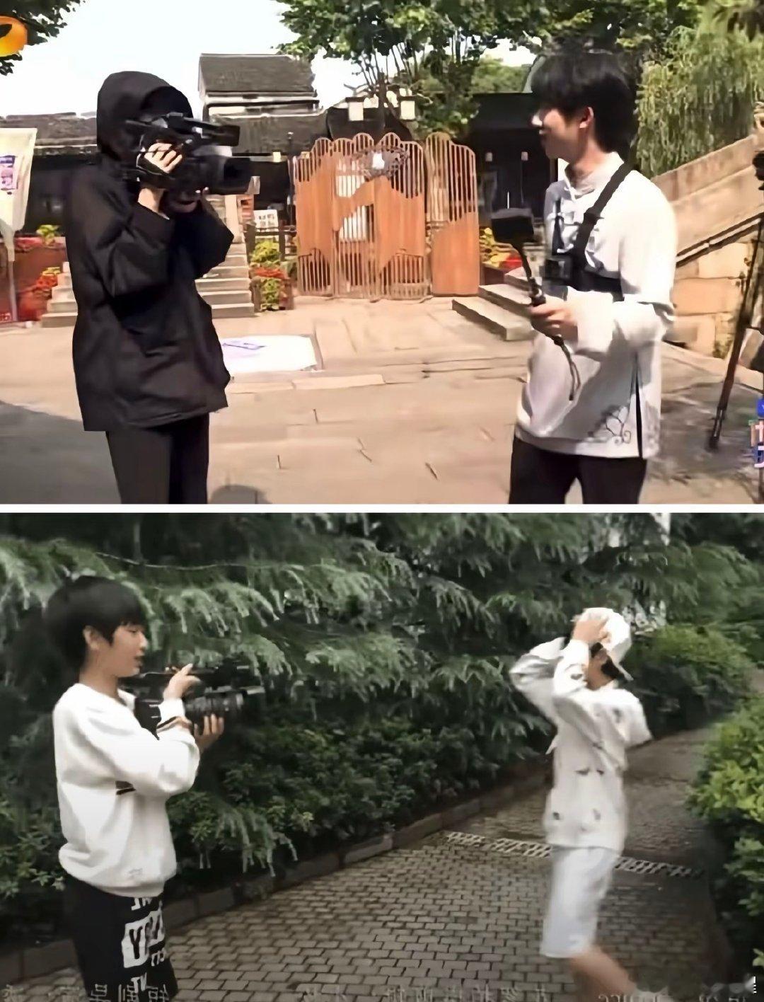 #翔霖[超话]#  💙💗#严浩翔抓丁程鑫手上的大疆拍贺峻霖# 

我们小戏小影的镜头里永远只有彼此啊 ​