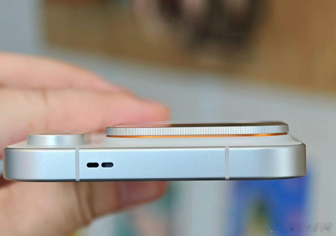 OPPO Find X10 Pro Max 图赏，外观设计辨识度拉满，这一代外观满分十分的话，大家会打多少分#三甲医生回应喝大水# ​
