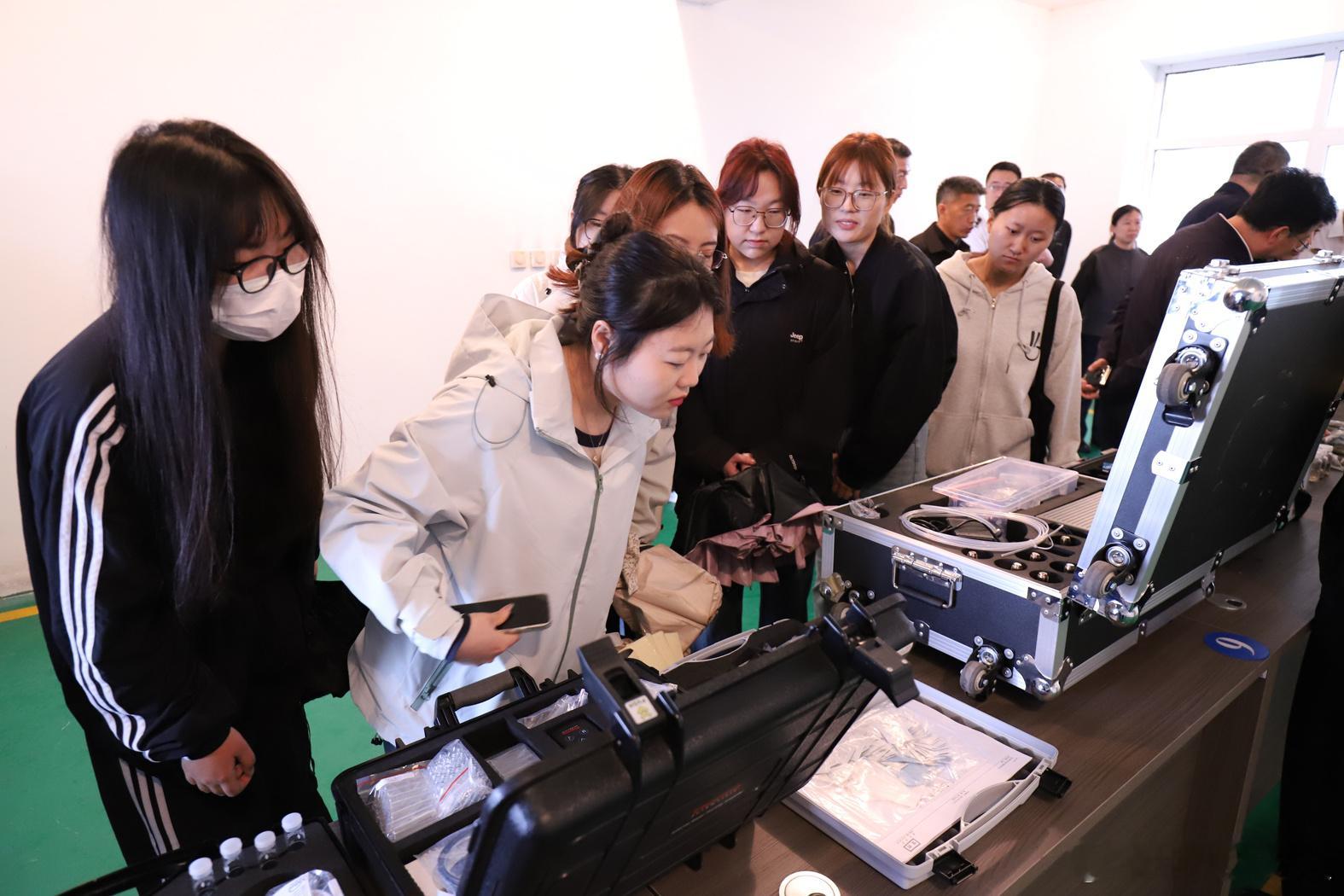 【佳木斯海事局联合多部门开展 世界环境日暨主题党日实践活动】6月4日...