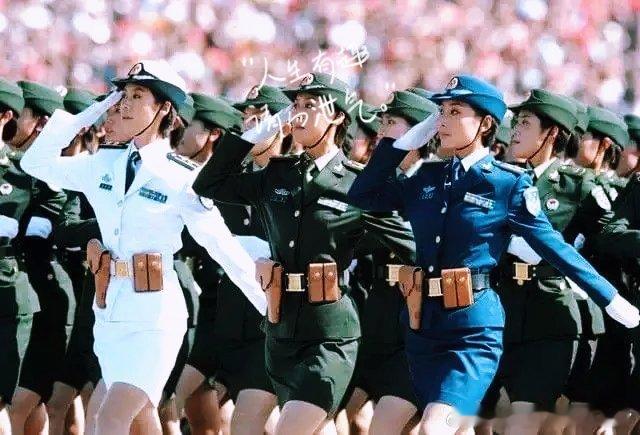 汶川地震你封神
苦渡众生放光芒
北京神灵显校发
阅兵精神要弘扬
祖国万岁要庆祝
人民北京我纪念
感谢军队显校写 ​