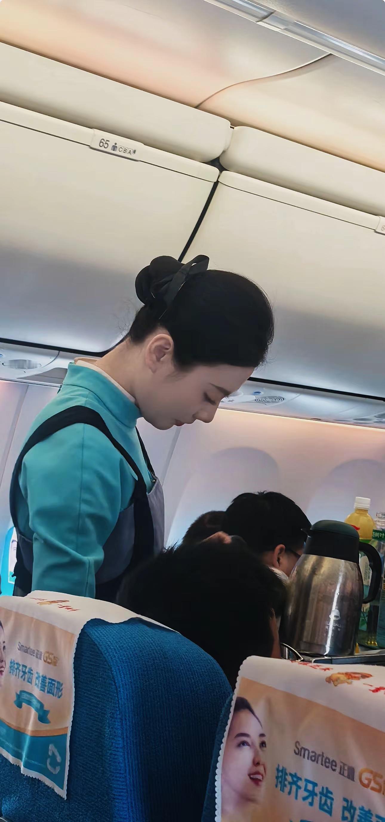 汽水果汁茶咖啡，要不要给你倒一杯。