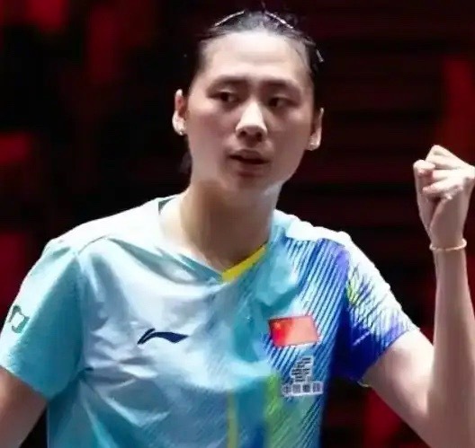 澳门冠军赛，16强已出4席，国乒俩小将有惊喜！

陈垣宇——（中国🇨🇳）

国乒小将陈垣宇和埃及老将阿萨尔的过往交手是有明显的优势，今天图图也是以稳定的发挥，全面掌控了场上节奏，没让任何意外发生，一鼓作气3-0横扫对手，轻松晋级下一轮。接下来要打斯洛文尼亚名将达科和中国台北小将冯翊新的 ​