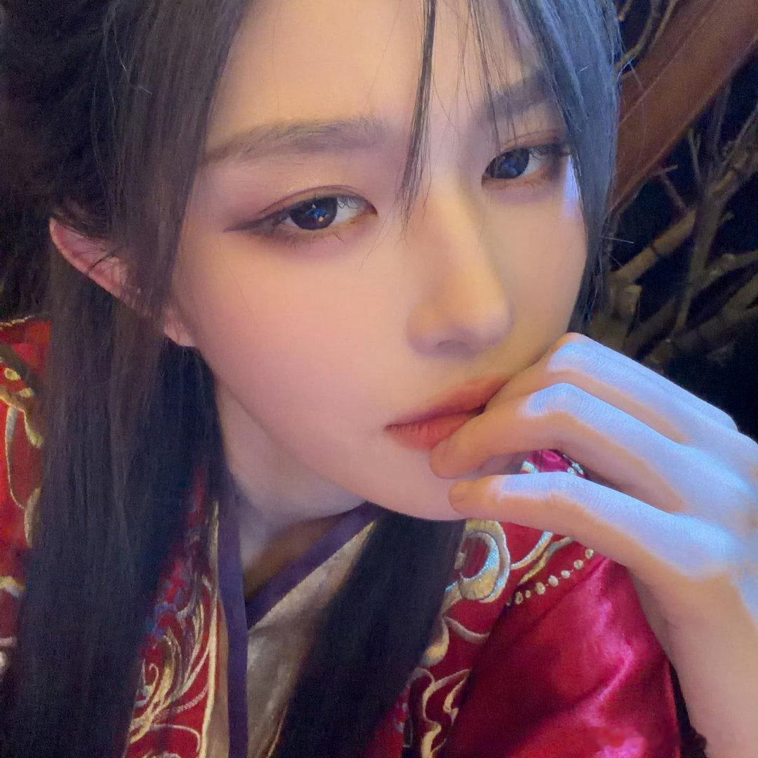 #一个优雅的挑水人[超话]#  夫君#盛世美颜王奕# ​