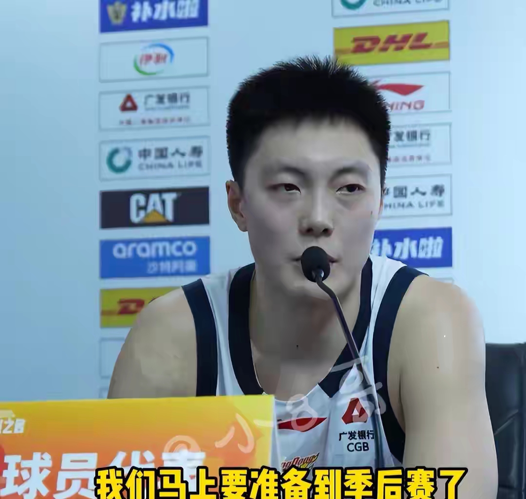 胡明轩，状态下滑如此明显，跟杜锋的用人不当有关系？！ 胡明轩，成也杜锋...