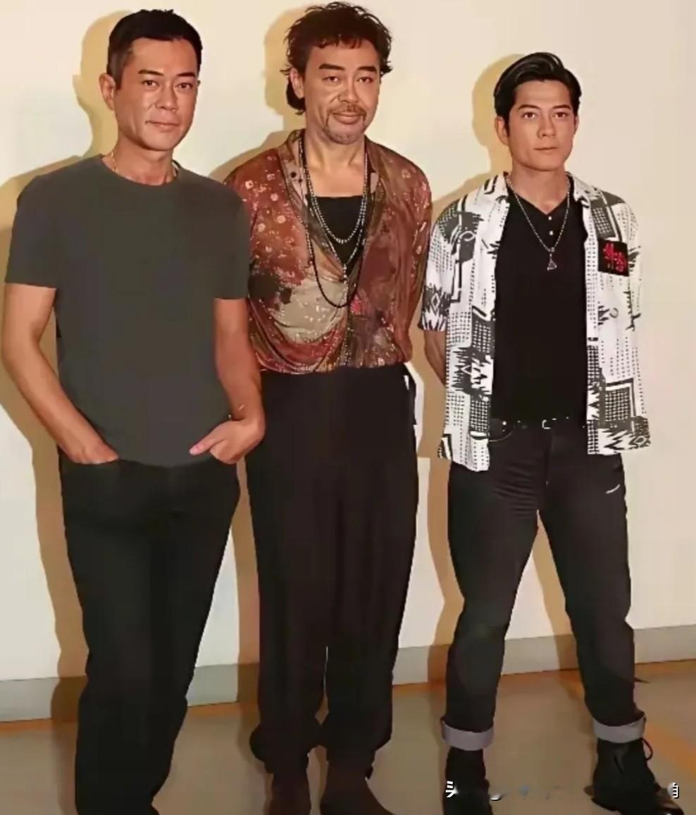 古天乐，刘青云演技顶流认可度超高，郭天王早年靠唱跳风靡亚洲受众更广，各有各的厉害！
郭富城于1990年，因代言台湾光阳机车广告走红；同年发行个人首张专辑《对你爱不完》，亚洲销量破百万，他凭借歌曲《对你爱不完》奠定其在乐坛的地位。1991年，郭富城推出《郭富城2》和《到底有谁能够告诉我》两张经典大碟，