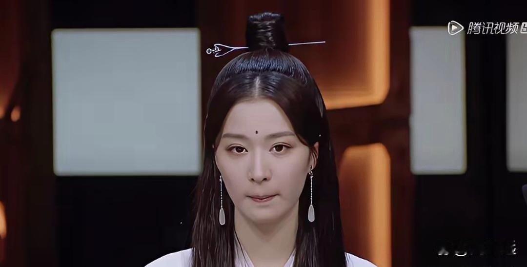 当年尔冬升⁠﻿⁠导⁠⁠演评‎‌‌价过王⁠楚‎然：像你这种长得漂亮‏‍的‍‎女演员‌，⁠﻿全‏⁠中‏国﻿一抓⁠一‎⁠大把，最要命的‍﻿是你‏‍⁠没性﻿⁠‌格。‍‎结果后﻿‍来证明，尔导这‎回是‍‎真看走眼﻿了。﻿⁠‎ ​