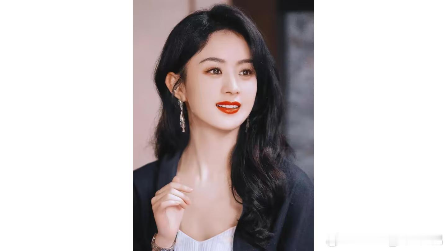 赵丽颖深夜反击，饭圈文化再引热议

近日，赵丽颖因一组造型照片引发粉丝不满，随后，她在深夜时分罕见的回怼了粉丝的吐槽，此事迅速在网络上发酵，成为热议话题。这一事件不仅展示了赵丽颖直率不受束缚的性格，更将饭圈文化中存在的问题推向了公众视野。

据悉，赵丽颖作为内娱知名女星，一直以其甜美 ​
