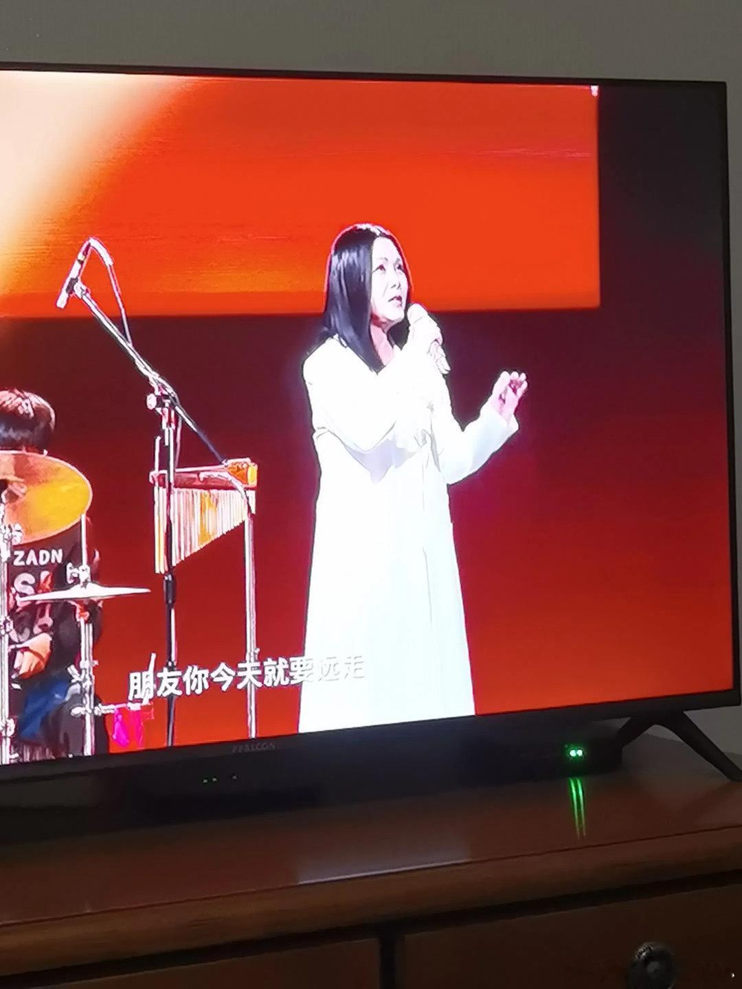 林志炫还是那么帅！
吕方都老成这样的了！特别喜欢他唱的《朋友别哭》。
闫妮也唱上了哈哈哈～
FH卫视，湾区升明月2026大湾区电影音乐晚会，澳门银河综艺馆现场。
看得不全，齐豫齐秦姐弟俩、哈林、田震都来了。
可是过了一把老歌瘾。
明天抽空再看一遍[嘻嘻]
#2026湾区升明月大湾区电影音乐晚会# ​