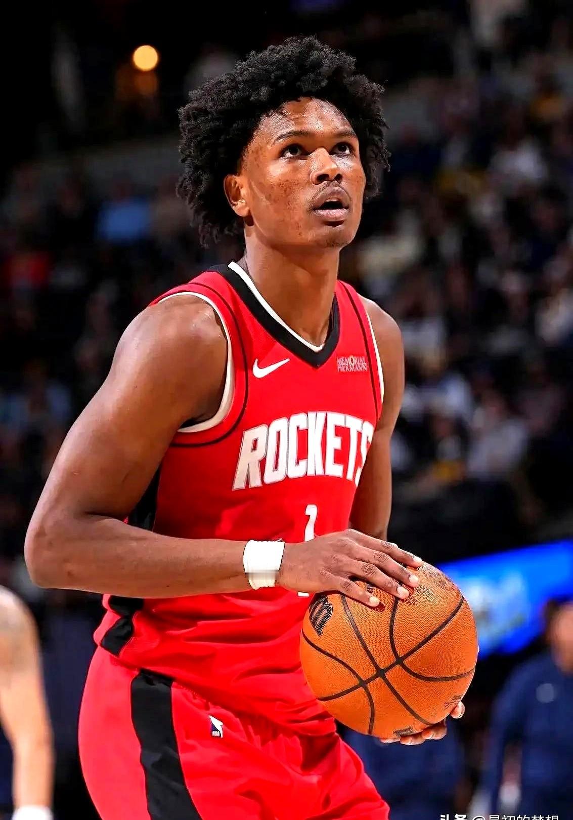 今年NBA中投命中率最差榜单出来了，第一名竟然不是那些老面孔，而是年轻...