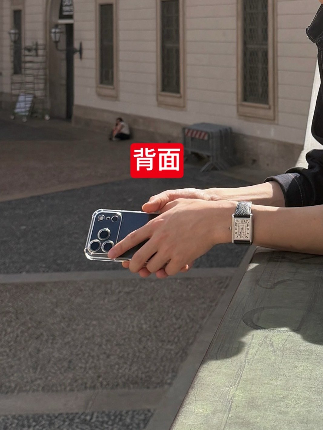 兔子全方位展示iphone 18 pro中 ​